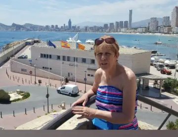 Renee69 from Liverpool,United Kingdom